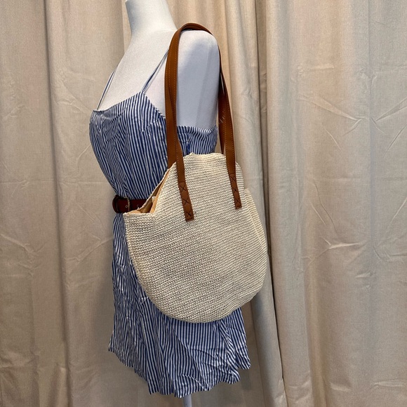 #9 White and blue adjustable short romper | Size: Us 10 - Picture 3 of 3